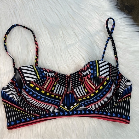 NWOT Bar III Multicolored Bikini Top Large - Picture 12 of 13